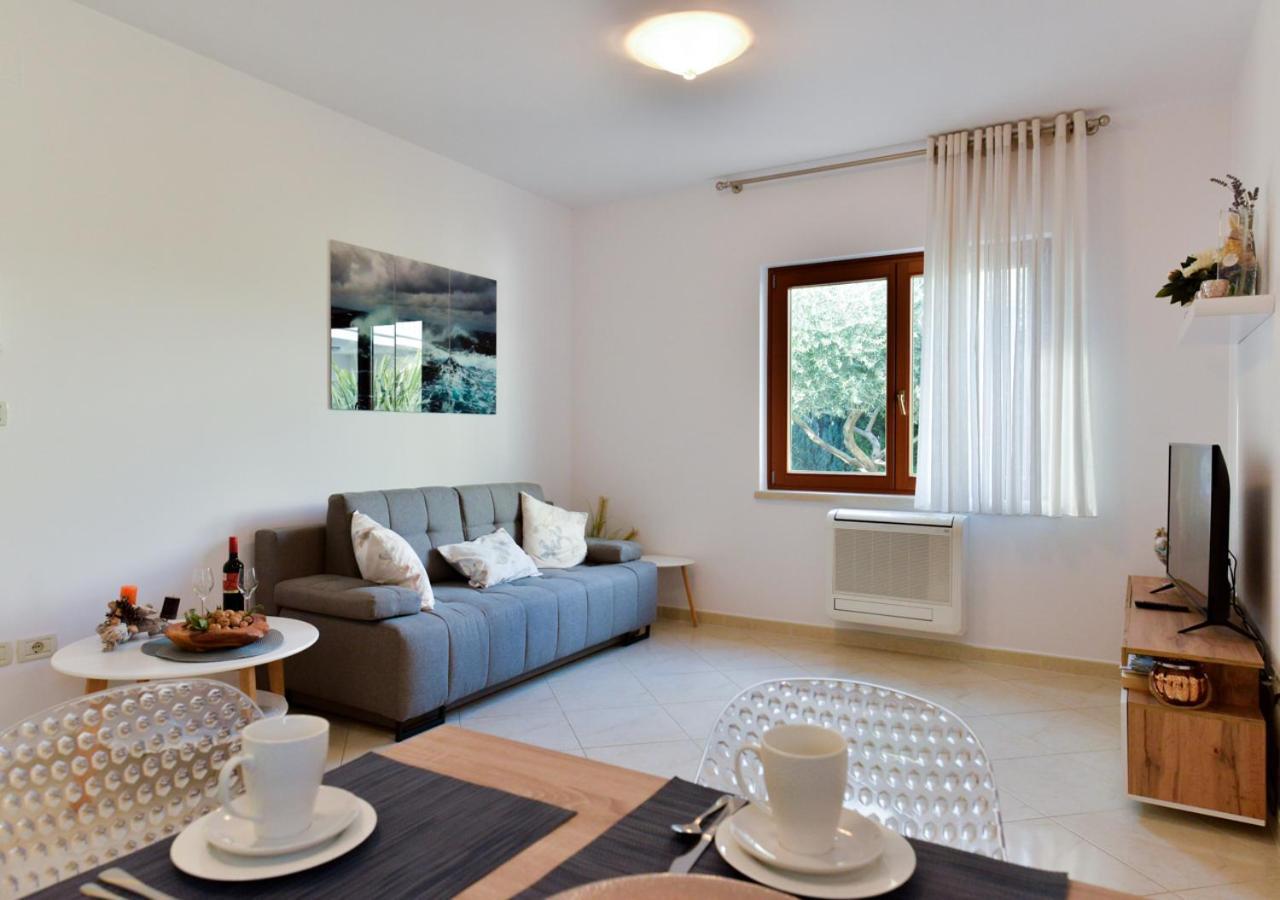 Apartments Leona Umag Exterior photo