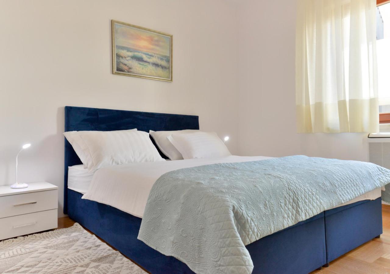 Apartments Leona Umag Exterior photo