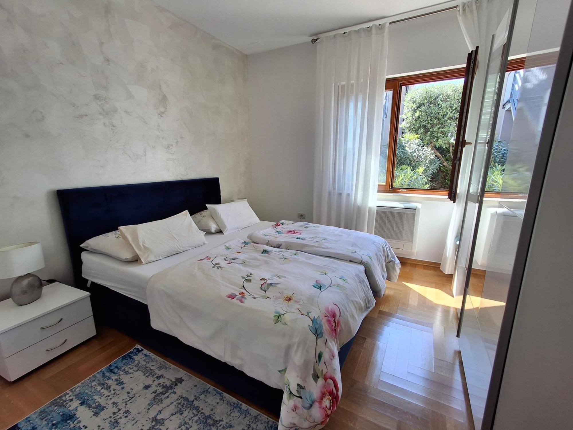 Apartments Leona Umag Exterior photo