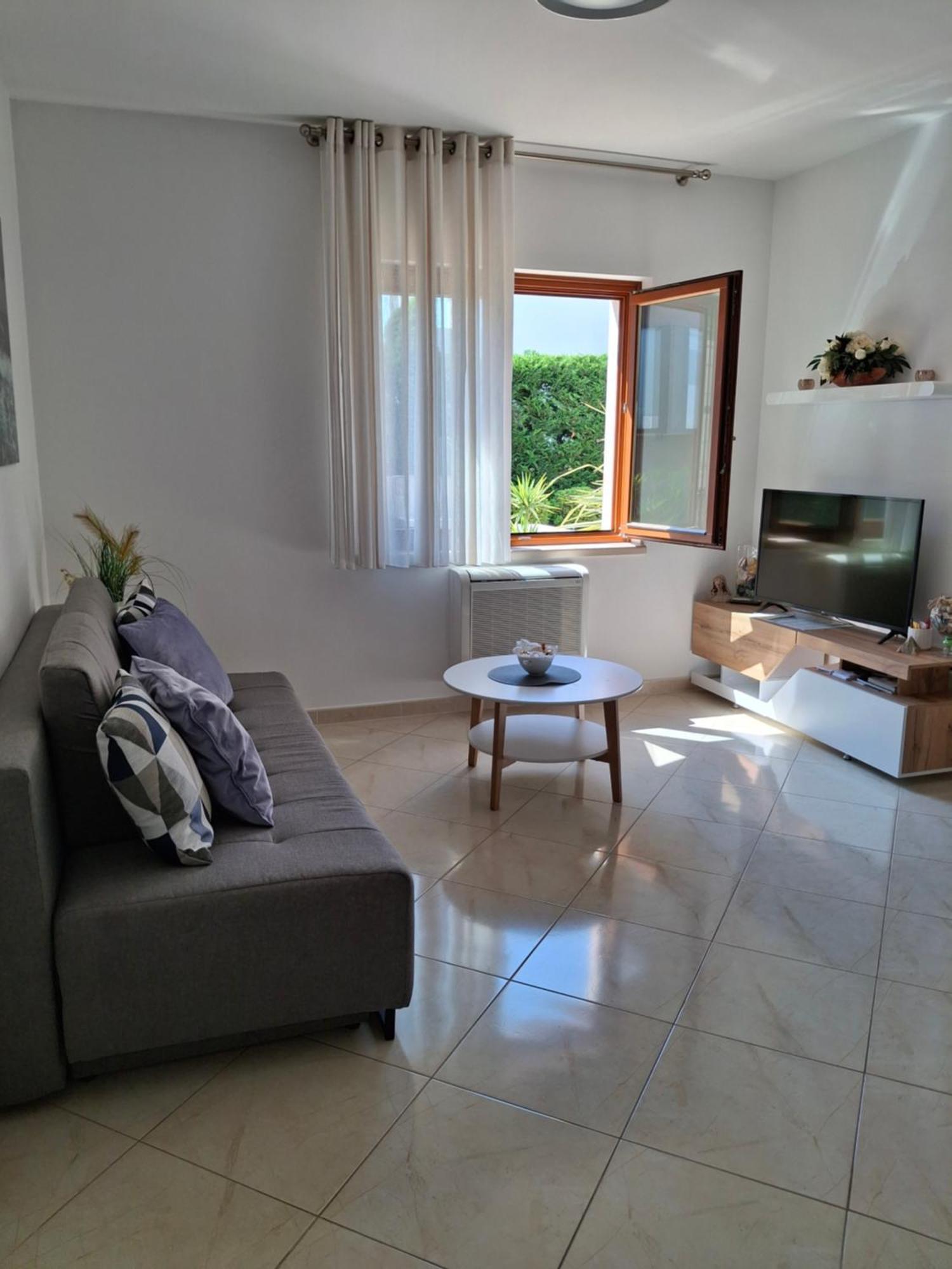 Apartments Leona Umag Exterior photo